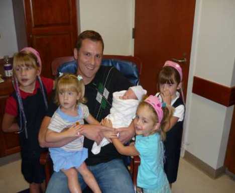 daddy and his five ladies - karis arrival